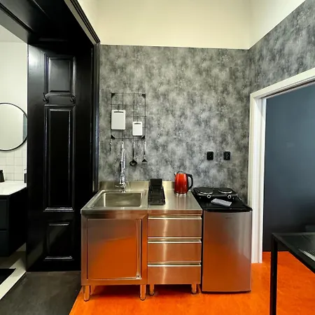 Central Apartments *